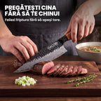 Ragnarok feliind o friptură de vită pe un tocător de lemn