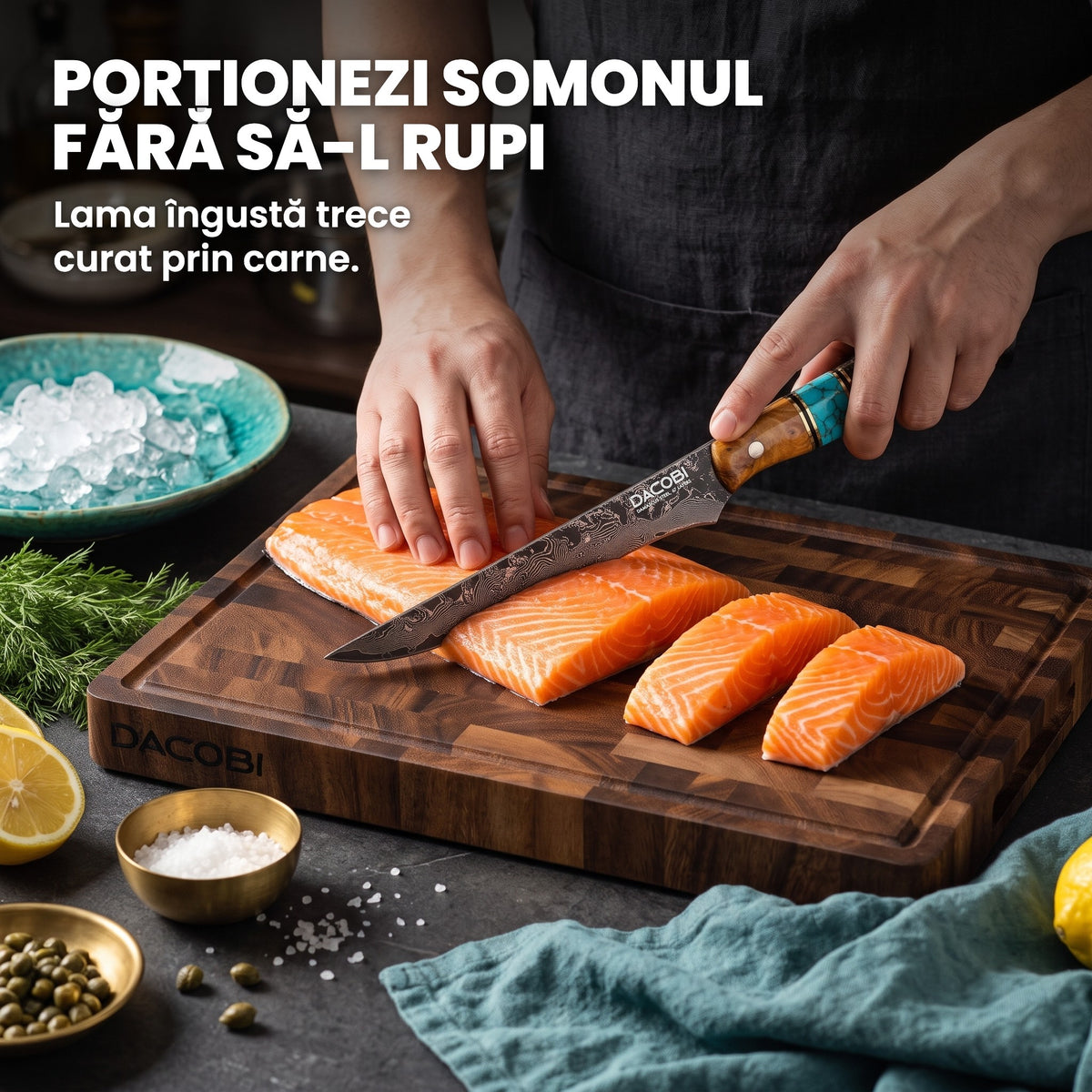 Regal pentru filetat porționând un file de somon pe un tocător de nuc